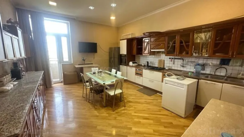 Kirayə verilir 4 otaqlı Mənzil Yeni tikili 200 m² Nərimanov r. - şəkil 5