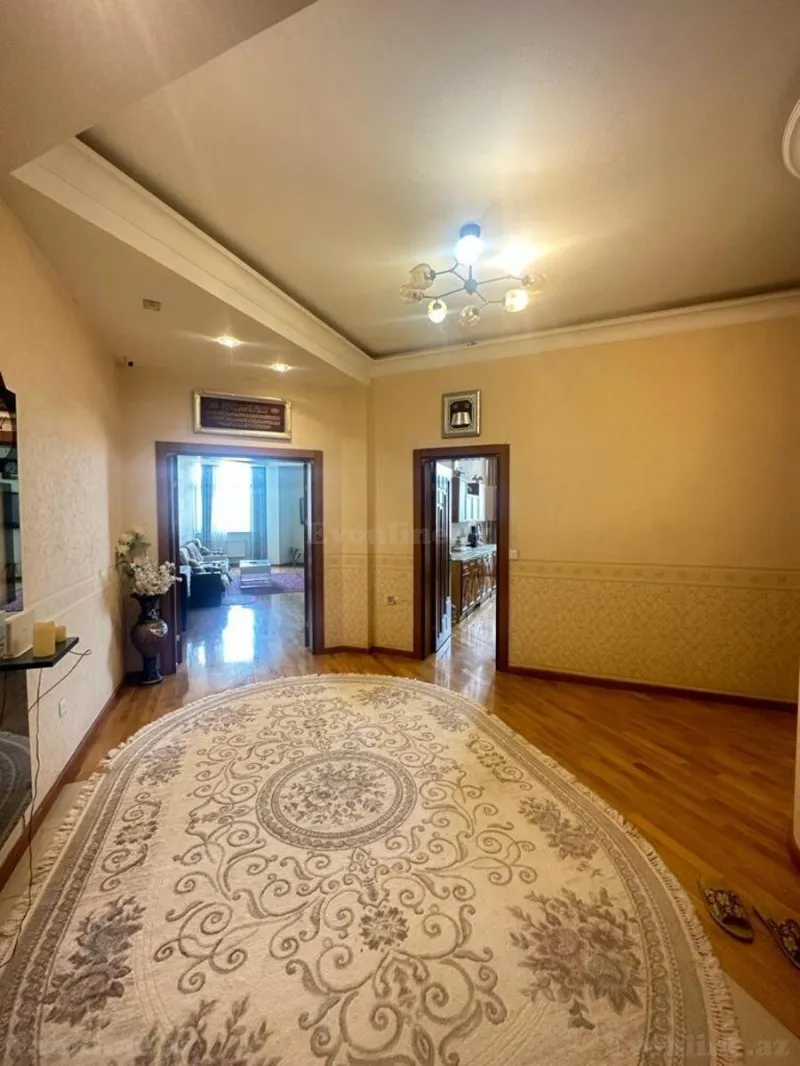 Kirayə verilir 4 otaqlı Mənzil Yeni tikili 200 m² Nərimanov r. - şəkil 24