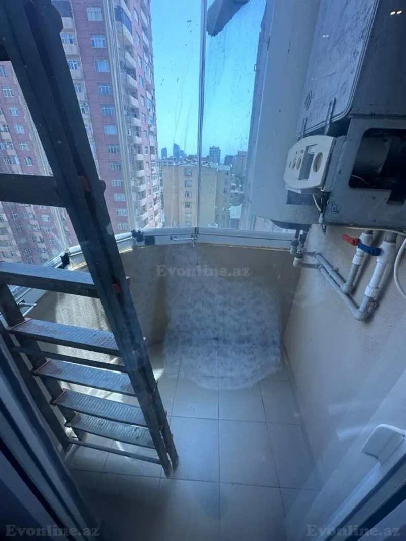 Kirayə verilir 4 otaqlı Mənzil Yeni tikili 200 m² Nərimanov r. - şəkil 25