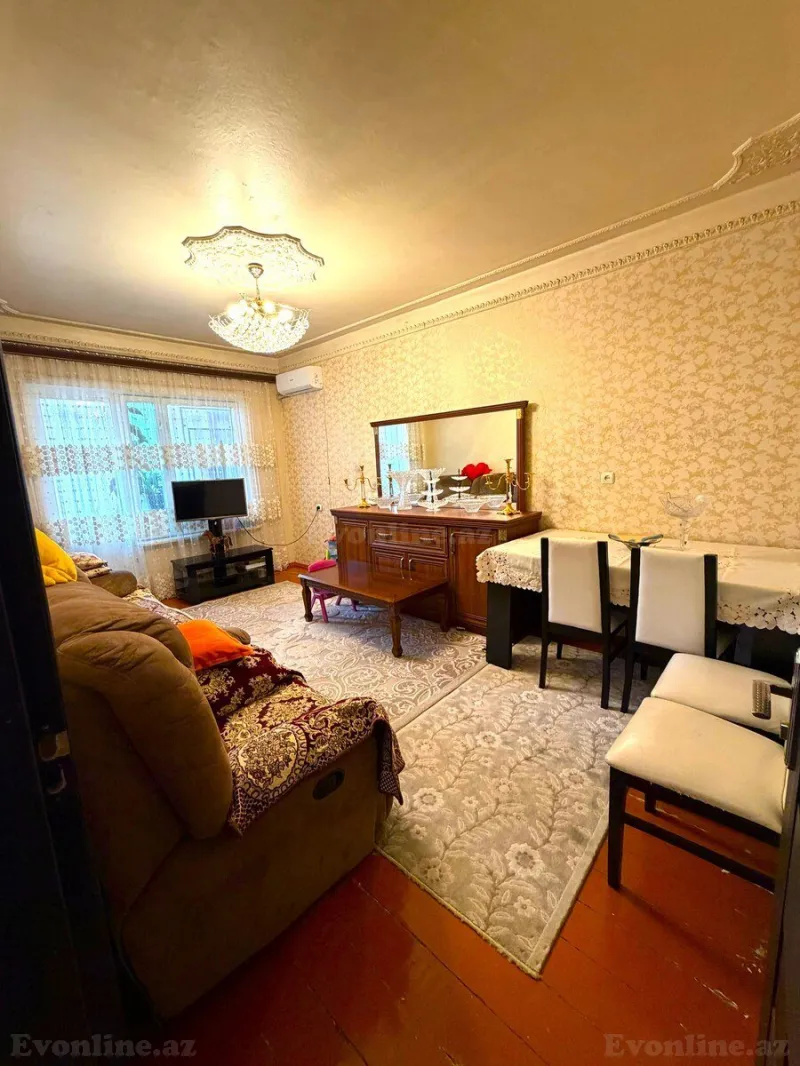 Satılır 3 otaqlı Mənzil Köhnə tikili 80 m² Xalqlar Dostluğu m.
