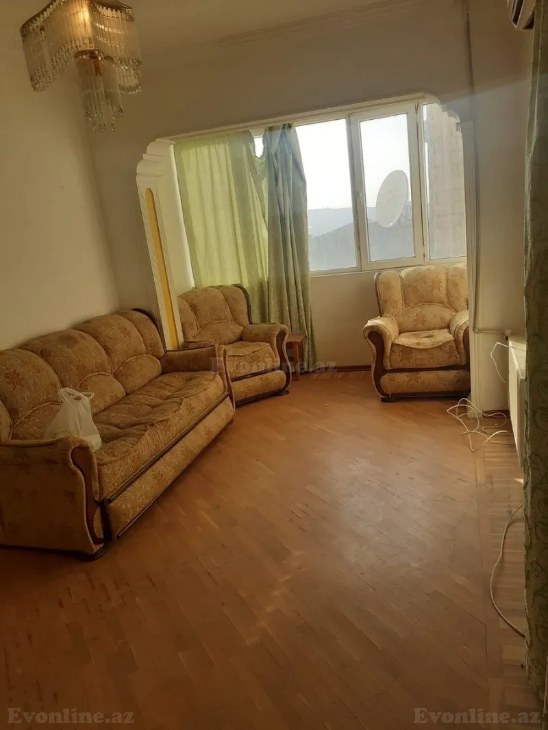 Satılır 2 otaqlı Mənzil Köhnə tikili 65 m² 9-cu mikrorayon