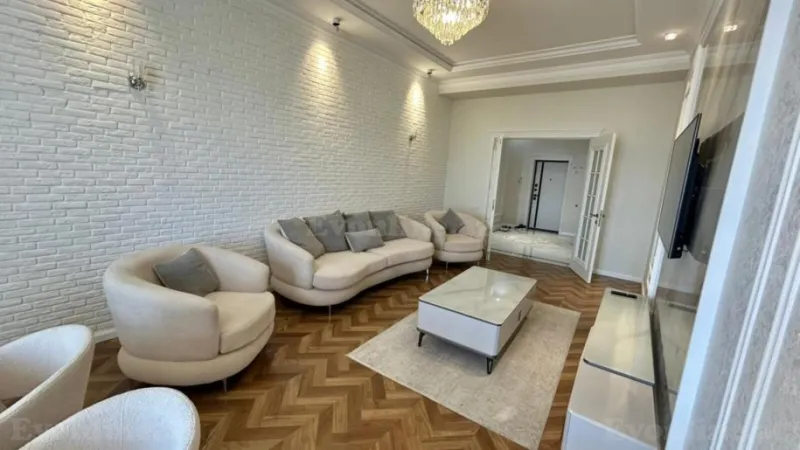 Kirayə verilir 2 otaqlı Mənzil Yeni tikili 75 m² İçərişəhər m. - şəkil 2