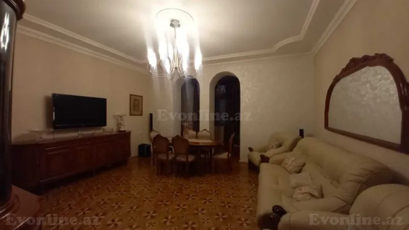 Satılır 2 otaqlı Mənzil Köhnə tikili 70 m² Nəsimi r. - şəkil 3
