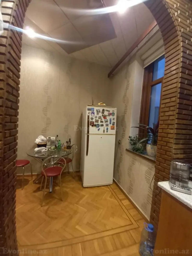 Satılır 2 otaqlı Mənzil Köhnə tikili 70 m² Nəsimi r. - şəkil 6