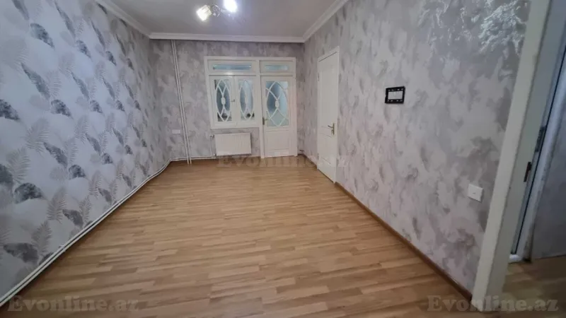 Satılır 2 otaqlı Mənzil Köhnə tikili 50 m² 7-ci mikrorayon - şəkil 2