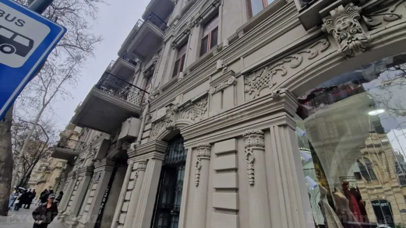 5 otaqlı Mənzil 220 m² Sahil m. Satılır