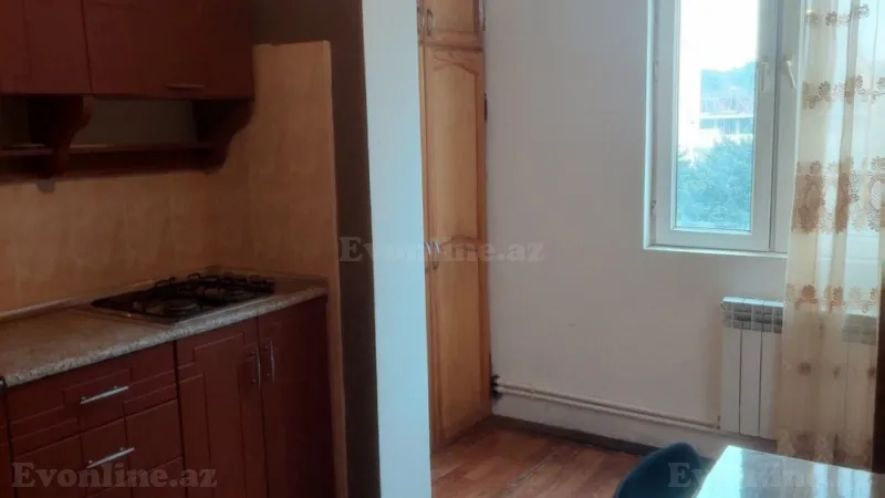 Kirayə verilir 1 otaqlı Mənzil Köhnə tikili 45 m² Massiv V