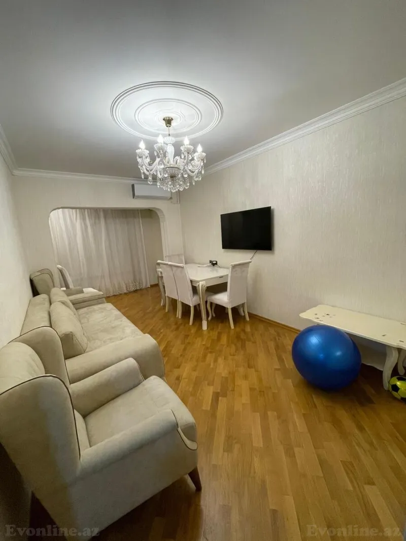 Satılır 2 otaqlı Mənzil Köhnə tikili 70 m² 9-cu mikrorayon
