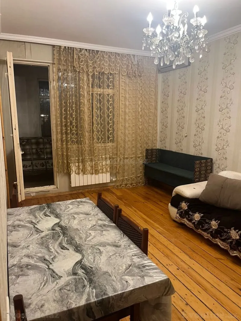 Kirayə verilir 2 otaqlı Mənzil Köhnə tikili 65 m² 4-cü mikrorayon