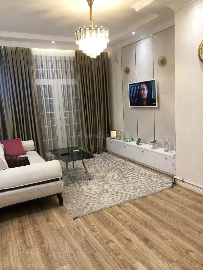 Kirayə verilir 2 otaqlı Mənzil Yeni tikili 68 m² 8-ci mikrorayon
