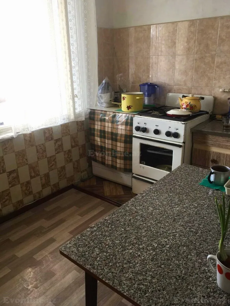Satılır 4 otaqlı Mənzil Köhnə tikili 110 m² Neftçilər m. - şəkil 9