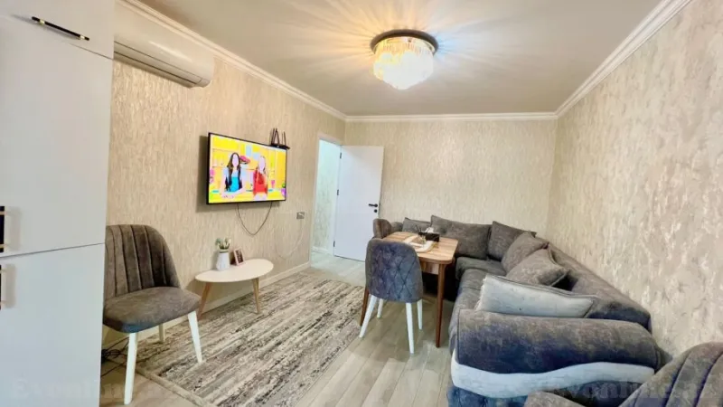 Satılır 2 otaqlı Mənzil Köhnə tikili 36 m² Koroğlu m. - şəkil 2