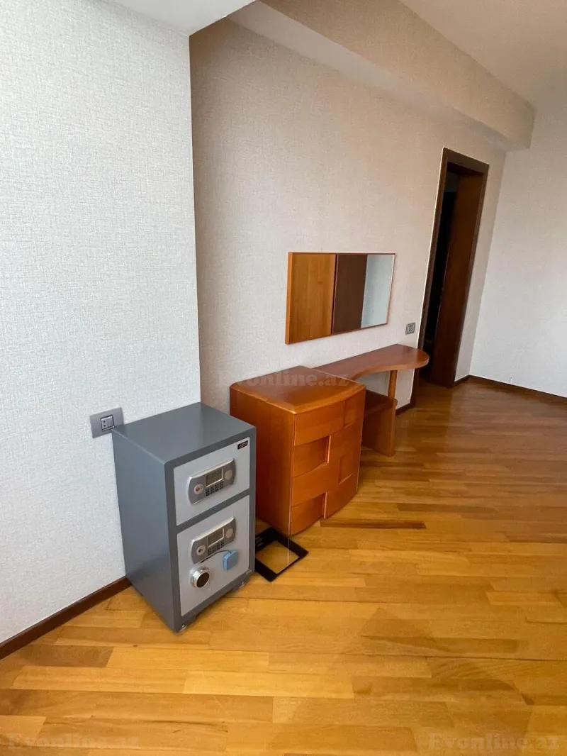 Kirayə verilir 3 otaqlı Mənzil Yeni tikili 150 m² Nizami m. - şəkil 9