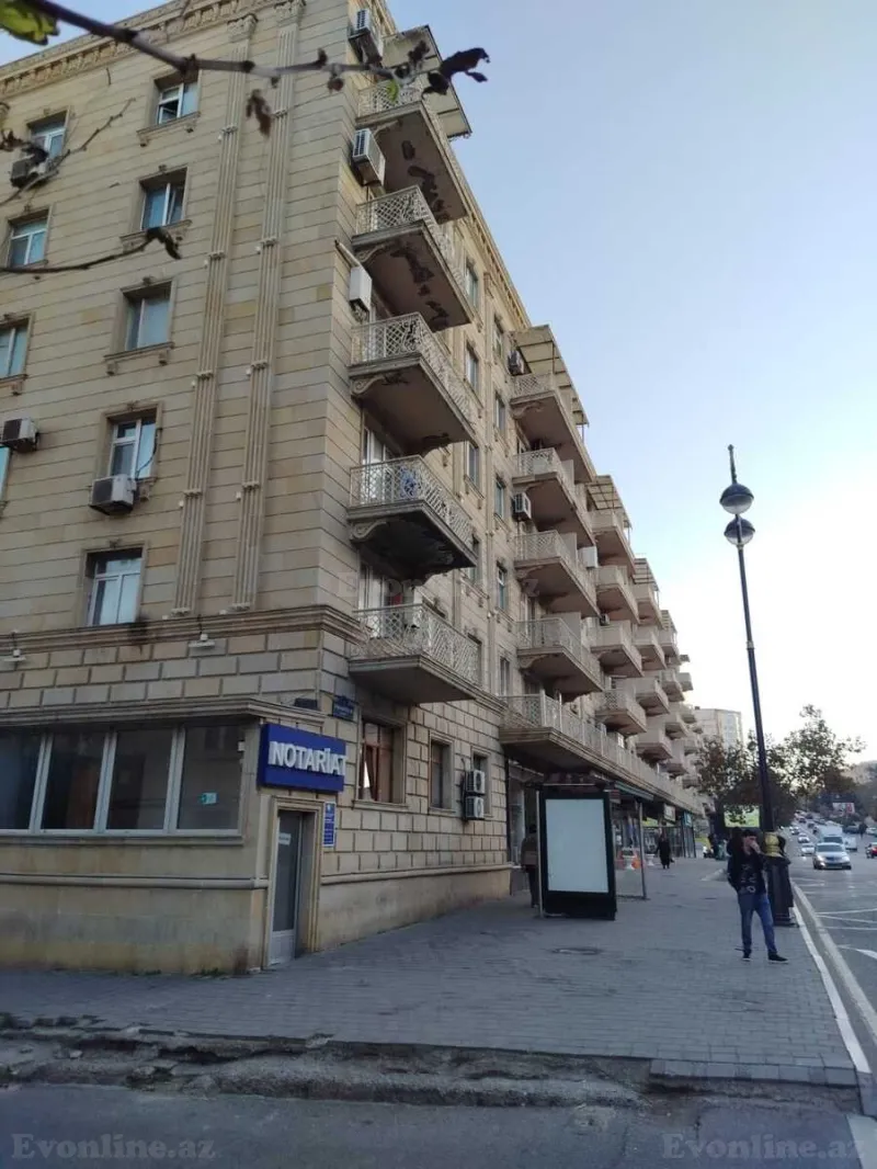 Satılır 3 otaqlı Mənzil Köhnə tikili 70 m² Nizami m.