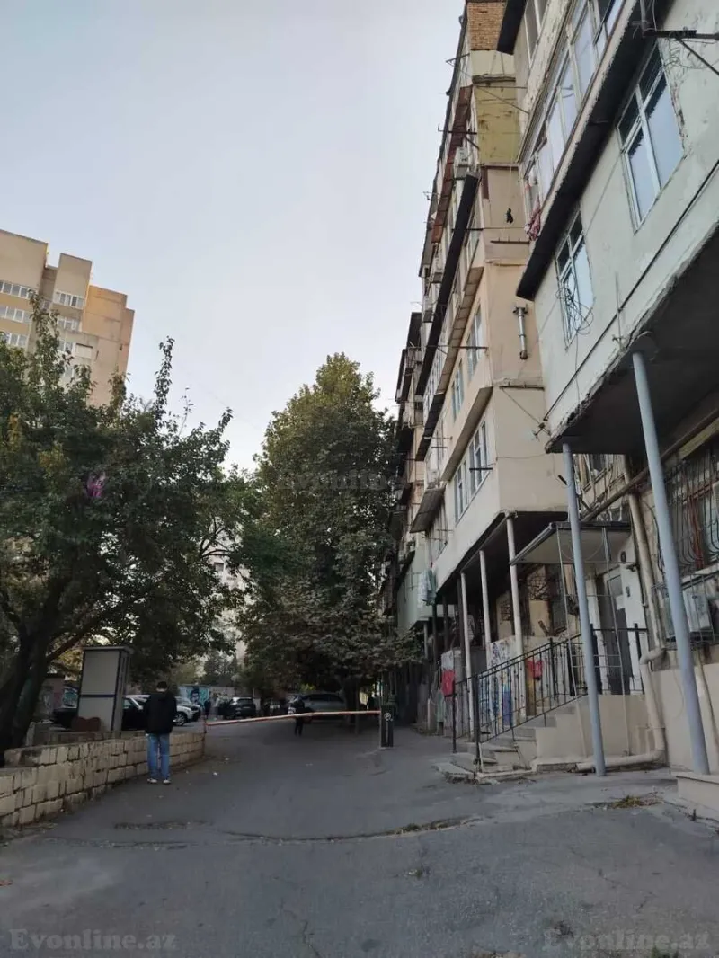 Satılır 3 otaqlı Mənzil Köhnə tikili 70 m² Nizami m. - şəkil 3