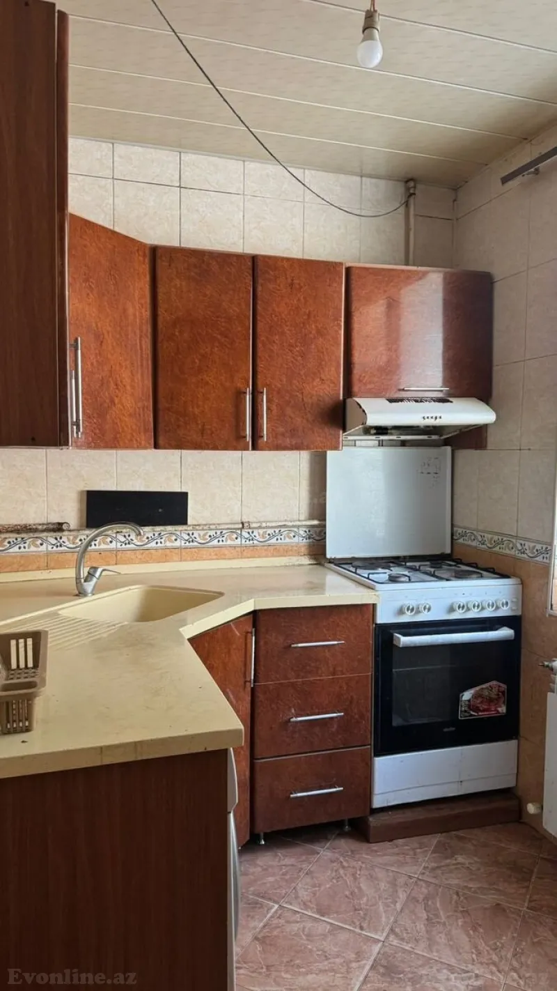 Kirayə verilir 2 otaqlı Mənzil Köhnə tikili 40 m² Memar Əcəmi m. - şəkil 5