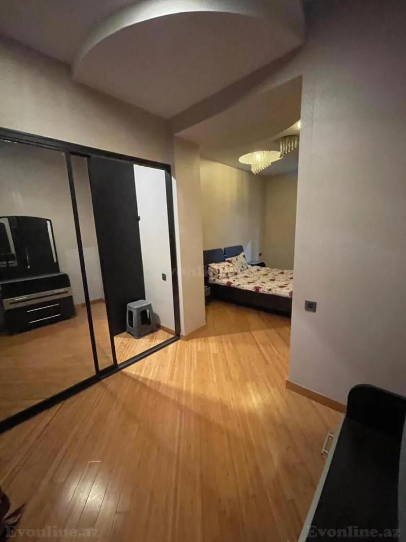 Satılır 3 otaqlı Mənzil Köhnə tikili 90 m² Yasamal - şəkil 2
