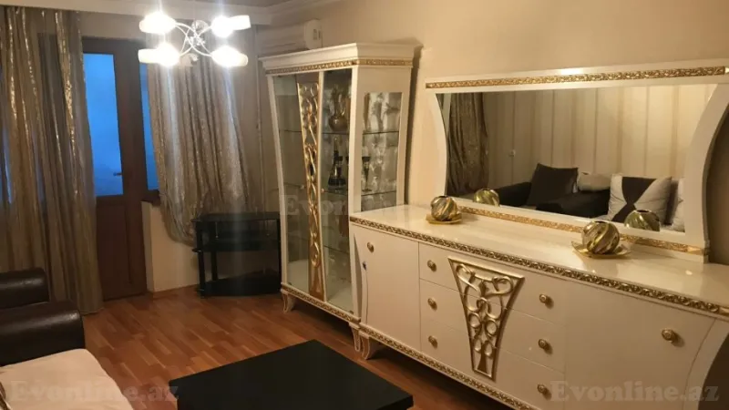 Kirayə verilir 3 otaqlı Mənzil Köhnə tikili 59 m² Xalqlar Dostluğu m.