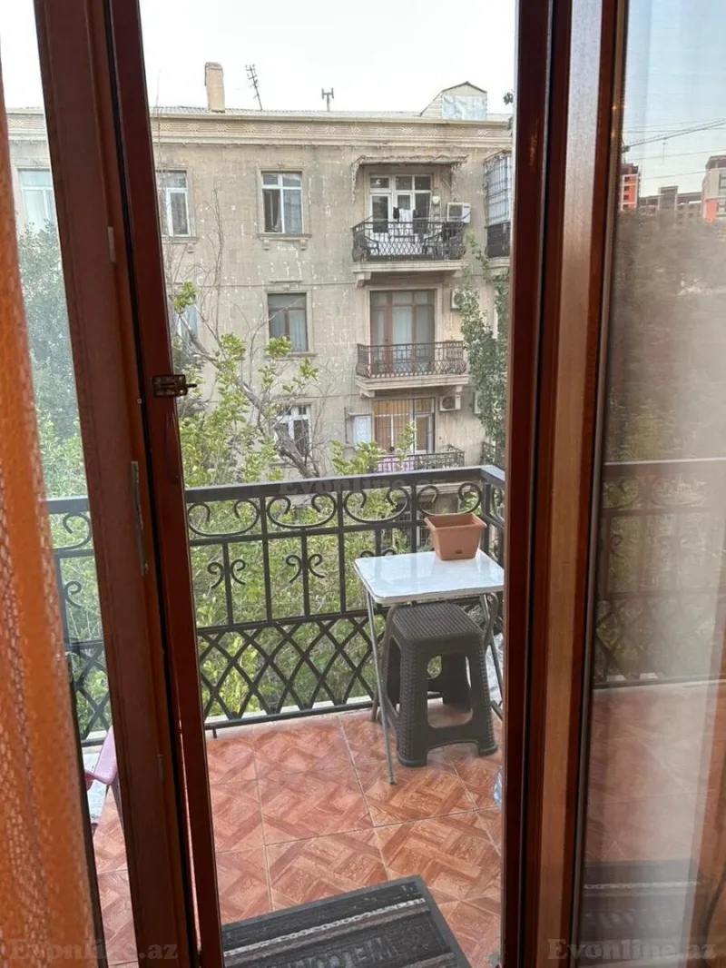 Satılır 2 otaqlı Mənzil Köhnə tikili 55 m² Elmlər Akademiyası m. - şəkil 14
