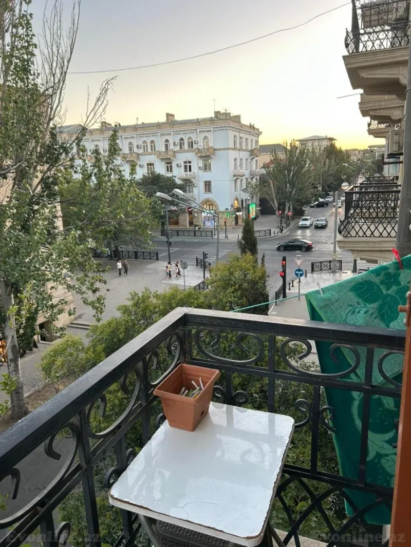 Satılır 2 otaqlı Mənzil Köhnə tikili 55 m² Elmlər Akademiyası m. - şəkil 15