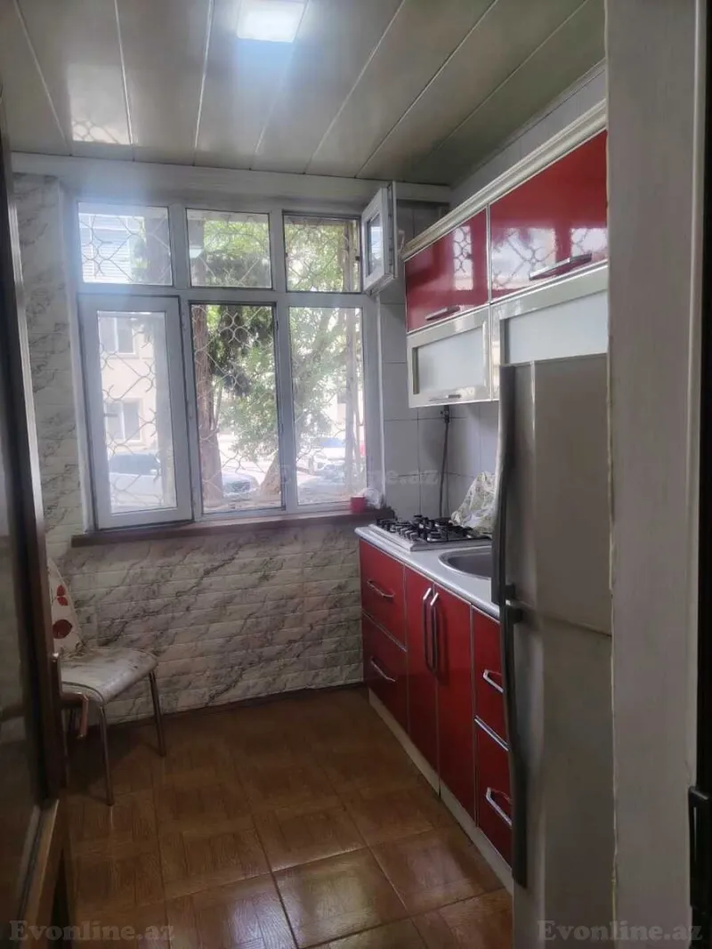 Satılır 1 otaqlı Mənzil Köhnə tikili 30 m² Gənclik m. - şəkil 2