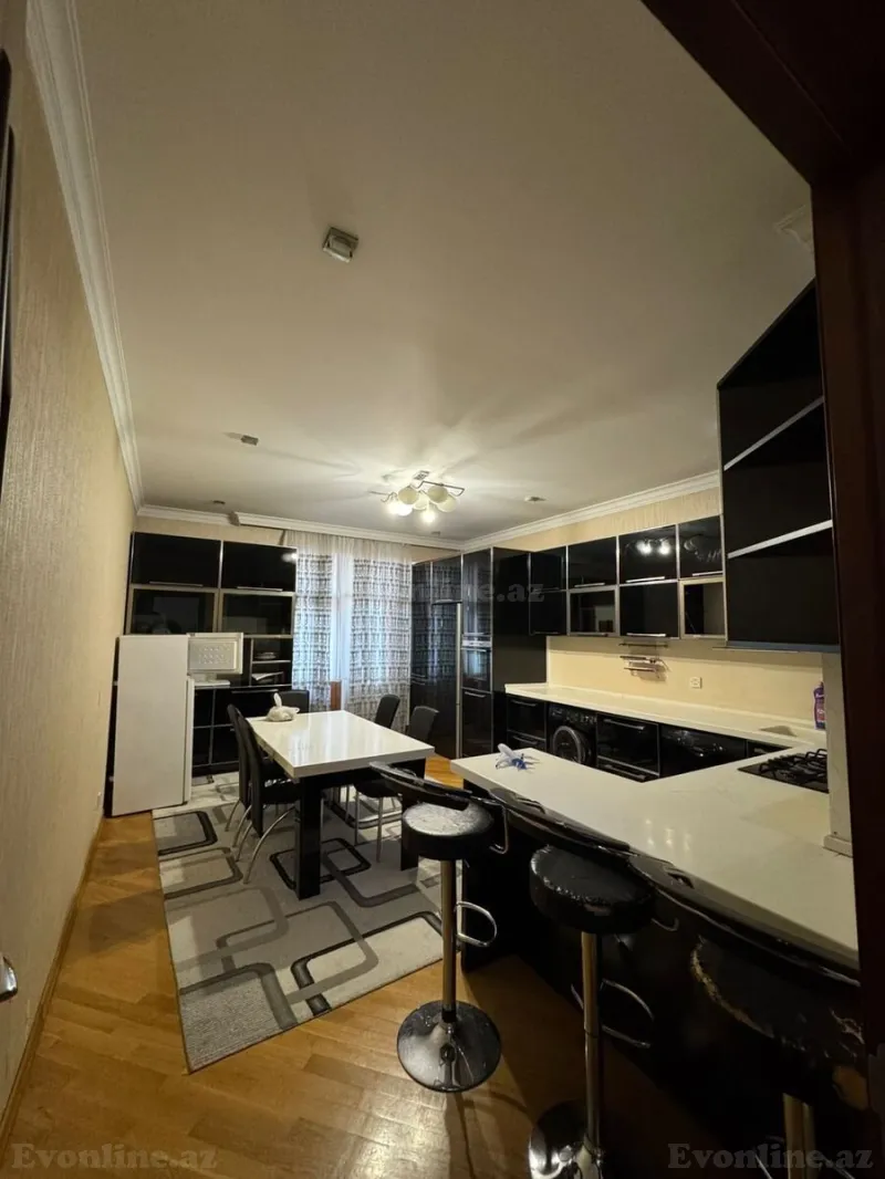 Satılır 4 otaqlı Mənzil Yeni tikili 180 m² 8 Noyabr m. - şəkil 13