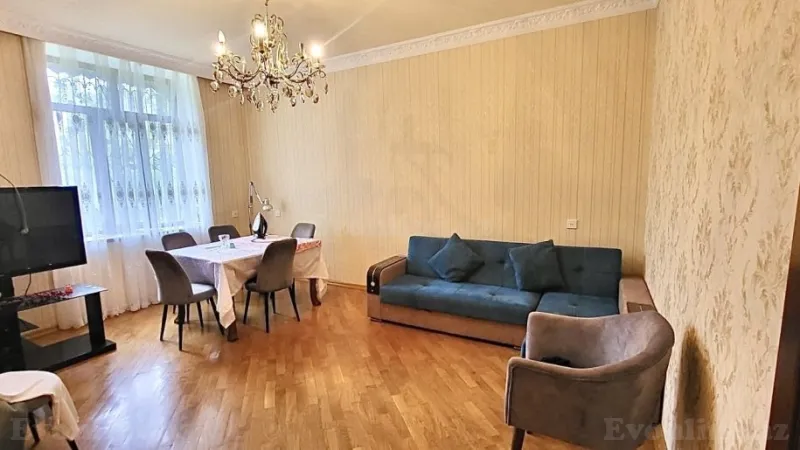 Kirayə verilir 2 otaqlı Mənzil Köhnə tikili 55 m² 28 May m.