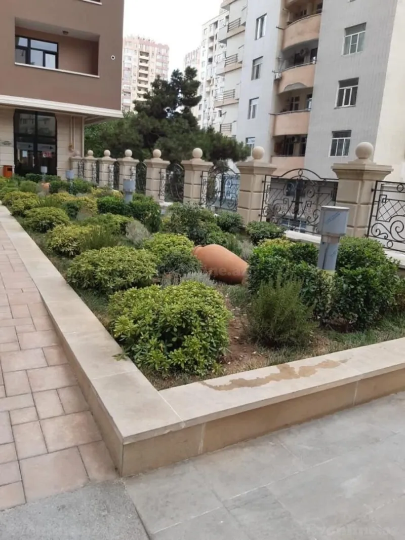 Satılır 3 otaqlı Mənzil Yeni tikili 135 m² İnşaatçılar m. - şəkil 4