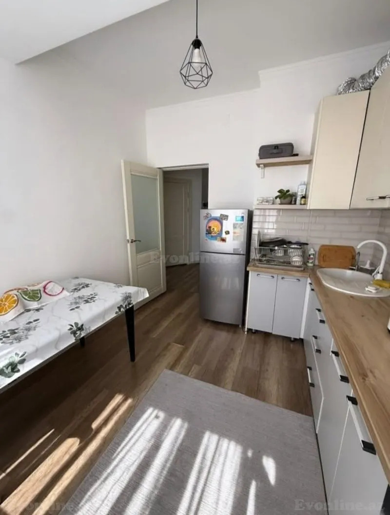 Kirayə verilir 2 otaqlı Mənzil Yeni tikili 50 m² İnşaatçılar m. - şəkil 4