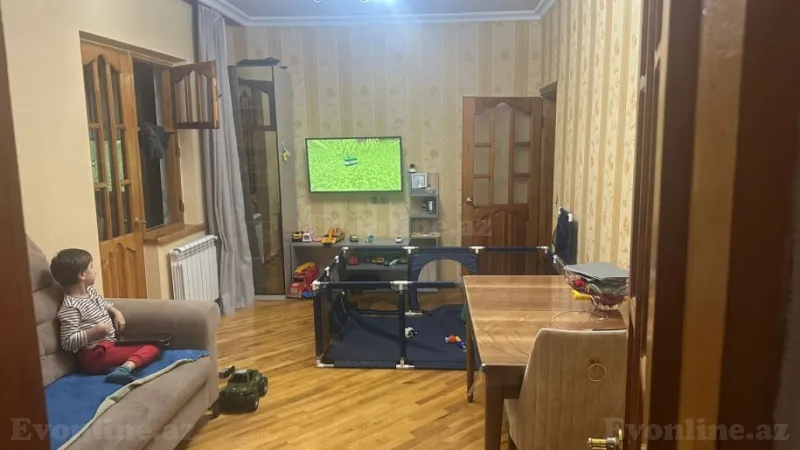 Satılır 4 otaqlı Mənzil Köhnə tikili 100 m² Gənclik m. - şəkil 2