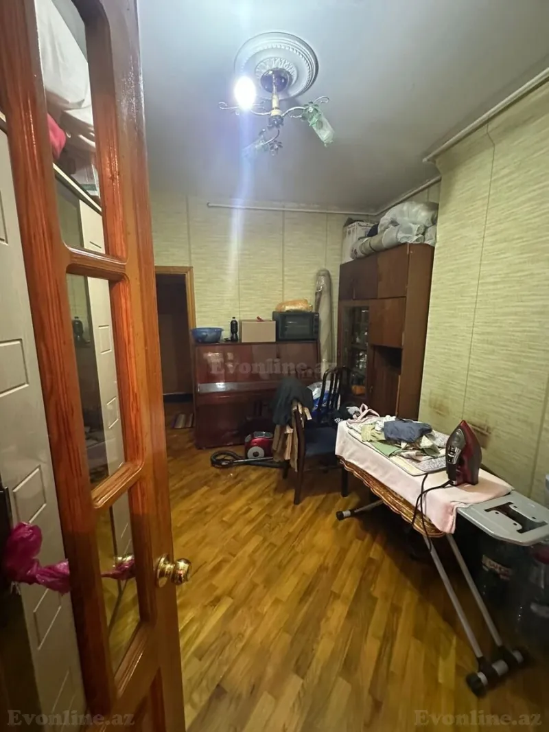Satılır 4 otaqlı Mənzil Köhnə tikili 100 m² Gənclik m. - şəkil 4
