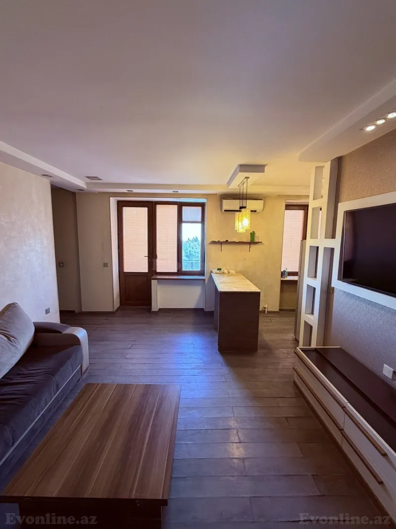 Satılır 2 otaqlı Mənzil Köhnə tikili 43 m² Yasamal