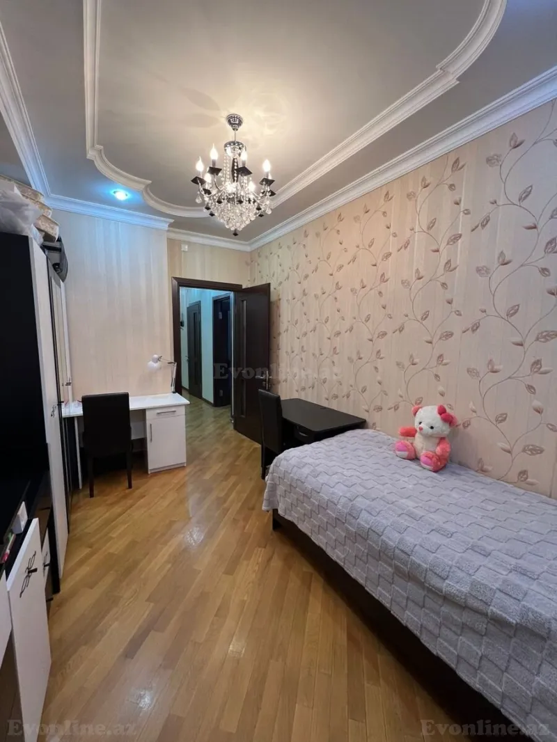 Satılır 4 otaqlı Mənzil Yeni tikili 140 m² İnşaatçılar m. - şəkil 9