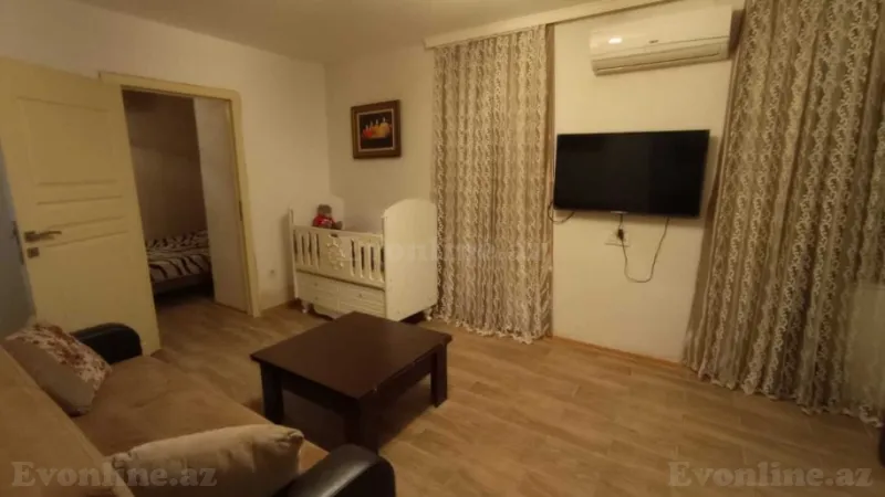 Satılır 3 otaqlı Mənzil Köhnə tikili 74 m² Sahil m.