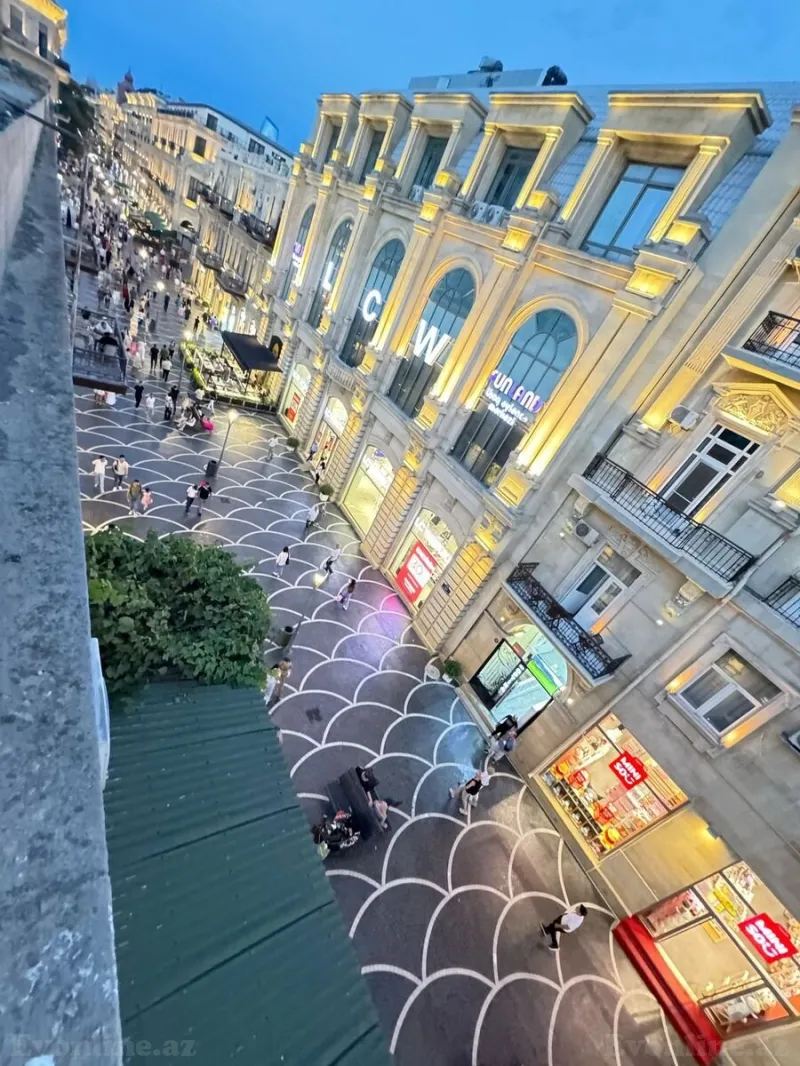 5 otaqlı Mənzil 151 m² İçərişəhər m. Satılır