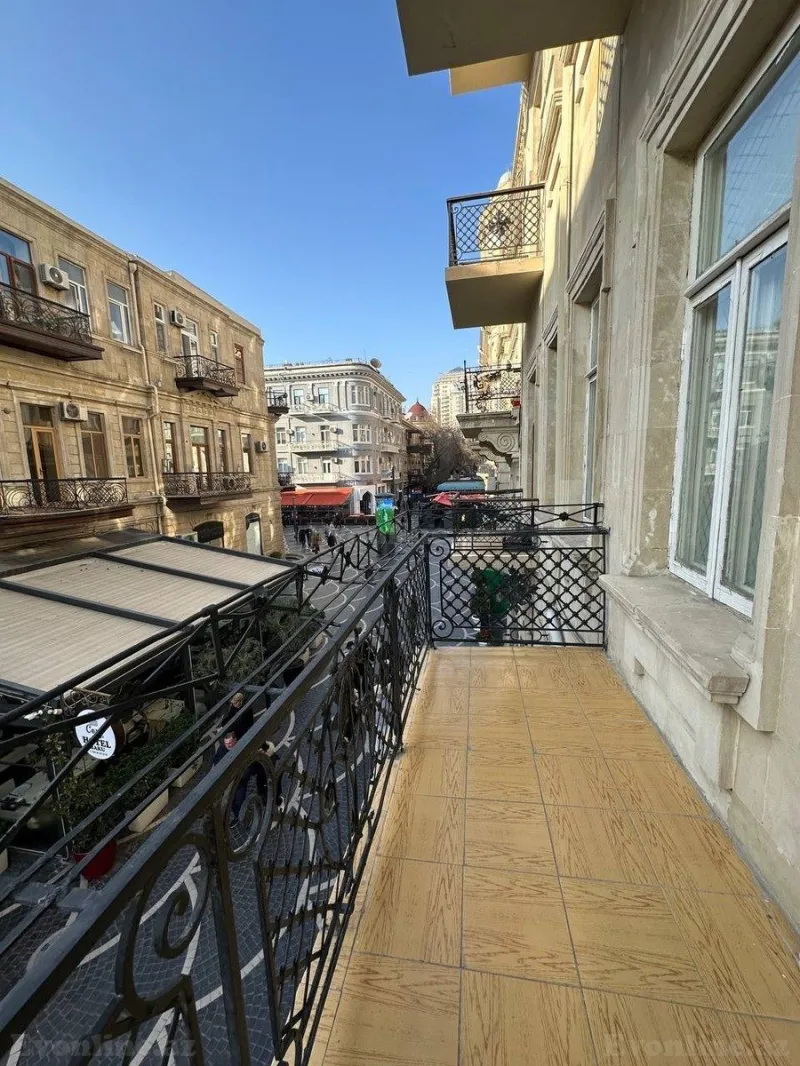 Satılır 5 otaqlı Mənzil Köhnə tikili 151 m² İçərişəhər m. - şəkil 13