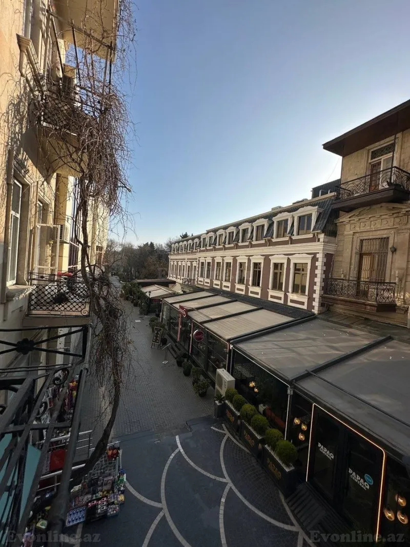 Satılır 5 otaqlı Mənzil Köhnə tikili 151 m² İçərişəhər m. - şəkil 14