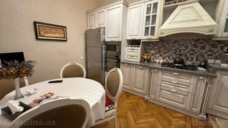 Satılır 5 otaqlı Mənzil Köhnə tikili 151 m² İçərişəhər m. - şəkil 22