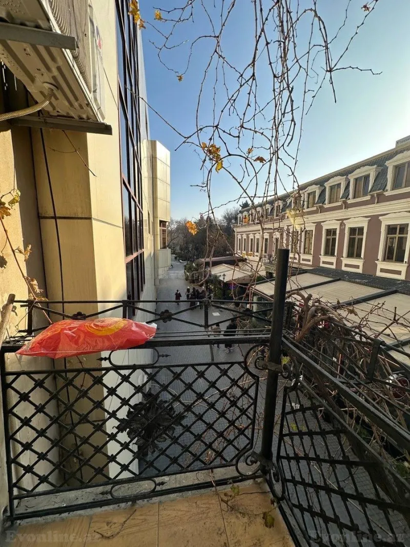 Satılır 5 otaqlı Mənzil Köhnə tikili 151 m² İçərişəhər m. - şəkil 25