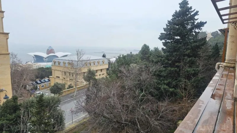 Kirayə verilir 3 otaqlı Mənzil Köhnə tikili 95 m² İçərişəhər m. - şəkil 2