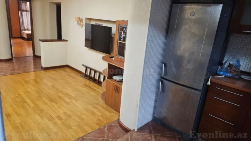 Kirayə verilir 3 otaqlı Mənzil Köhnə tikili 95 m² İçərişəhər m. - şəkil 9