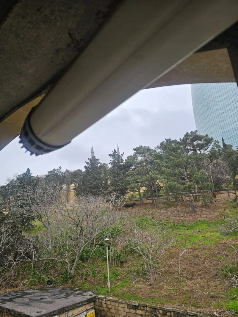 Kirayə verilir 3 otaqlı Mənzil Köhnə tikili 95 m² İçərişəhər m. - şəkil 13