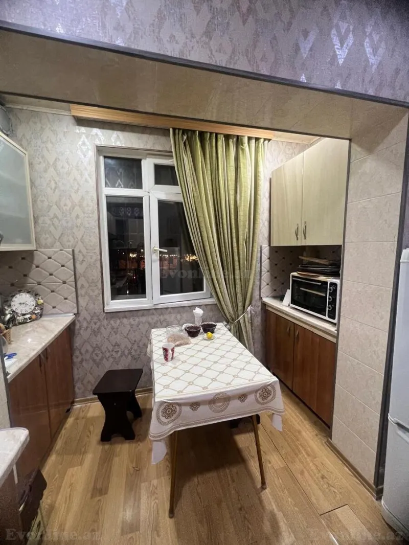 Satılır 2 otaqlı Mənzil Köhnə tikili 65 m² 8-ci mikrorayon - şəkil 6