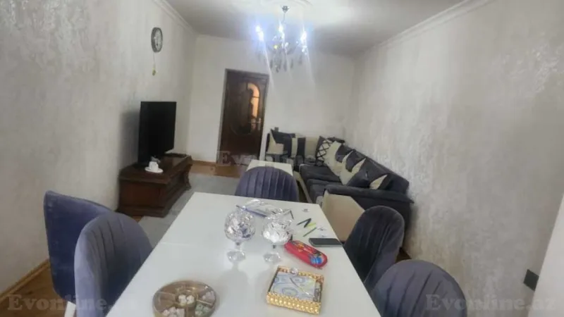 Satılır 2 otaqlı Mənzil Köhnə tikili 65 m² Xalqlar Dostluğu m. - şəkil 2