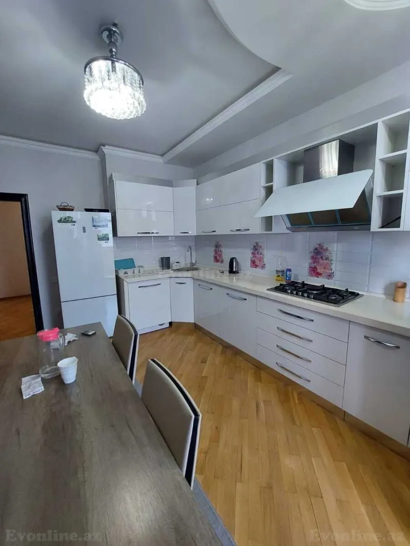 Kirayə verilir 3 otaqlı Mənzil Yeni tikili 150 m² Xətai m. - şəkil 4