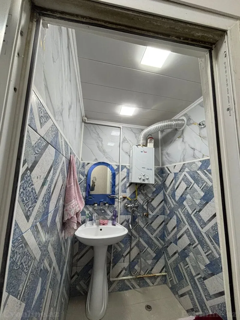 Satılır 3 otaqlı Mənzil Köhnə tikili 55 m² Xalqlar Dostluğu m. - şəkil 3