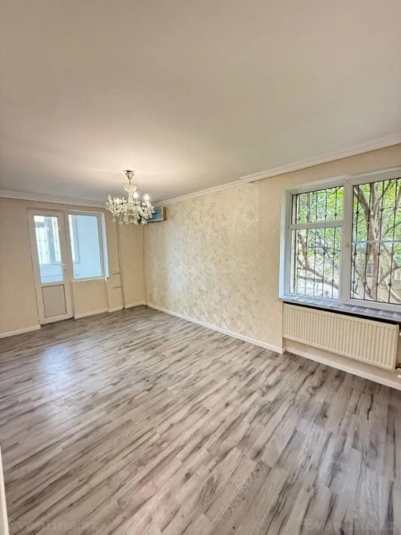 Satılır 3 otaqlı Mənzil Köhnə tikili 110 m² Nəriman Nərimanov m.