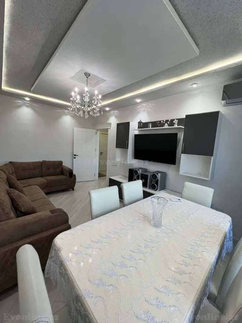 Satılır 2 otaqlı Mənzil Köhnə tikili 67 m² 8-ci mikrorayon