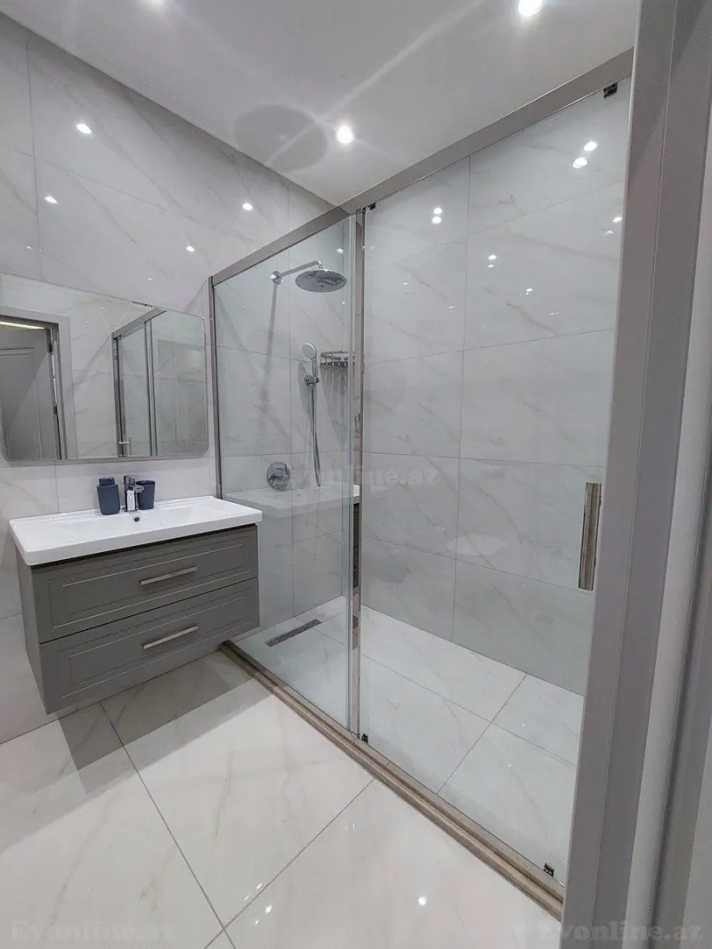 Satılır 2 otaqlı Mənzil Yeni tikili 110 m² 8 Noyabr m. - şəkil 19