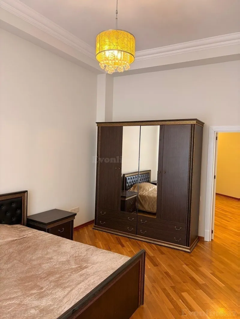 Kirayə verilir 4 otaqlı Mənzil Yeni tikili 220 m² Nizami m. - şəkil 6